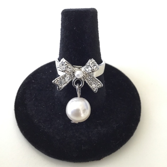 New Silver Rhinestone Bow Ring - Picture 1 of 4